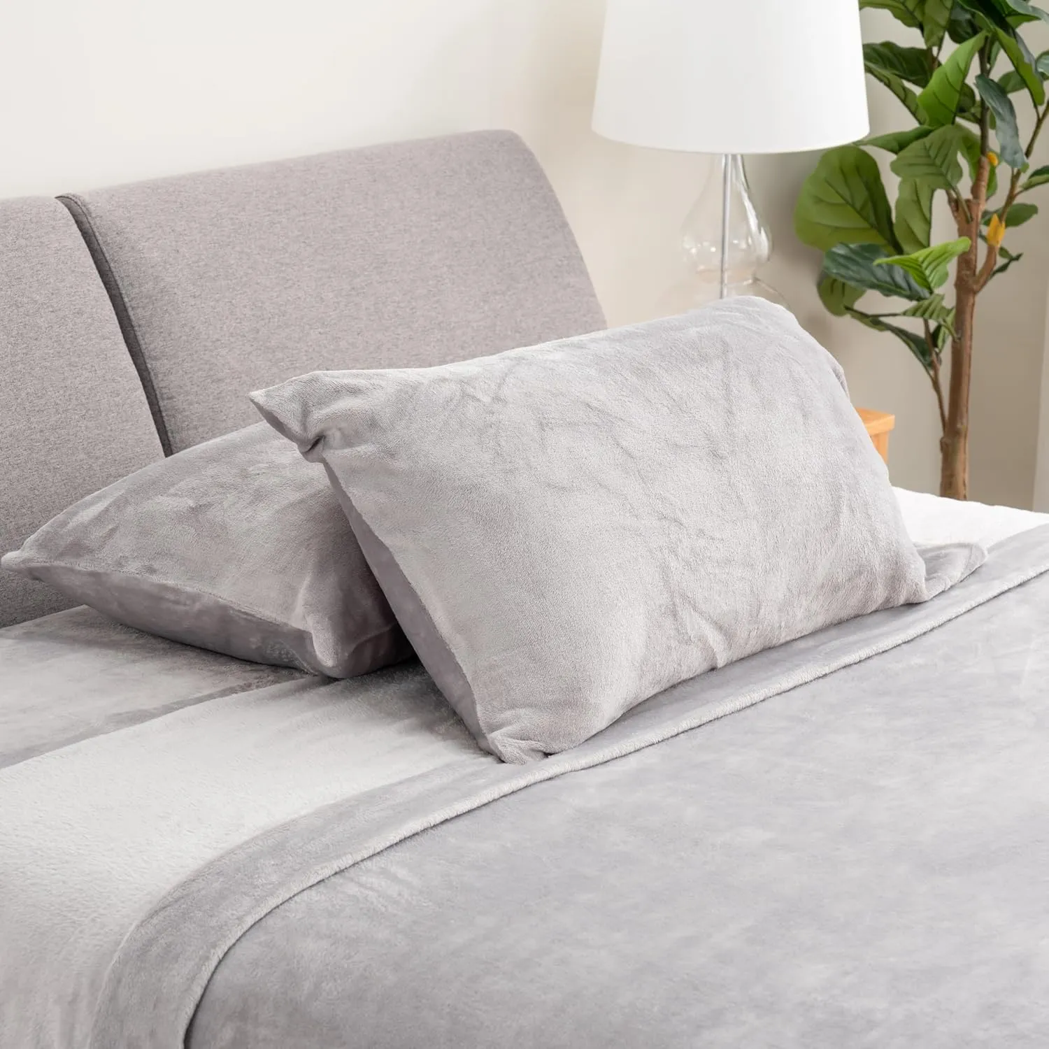 Berkshire Blanket Classic VelvetLoft® Warm Sheet Set, Queen Size Sheet Set, 4 Piece Velvety Soft Heavyweight Flannel Bedding with Deep Pockcets (Queen)