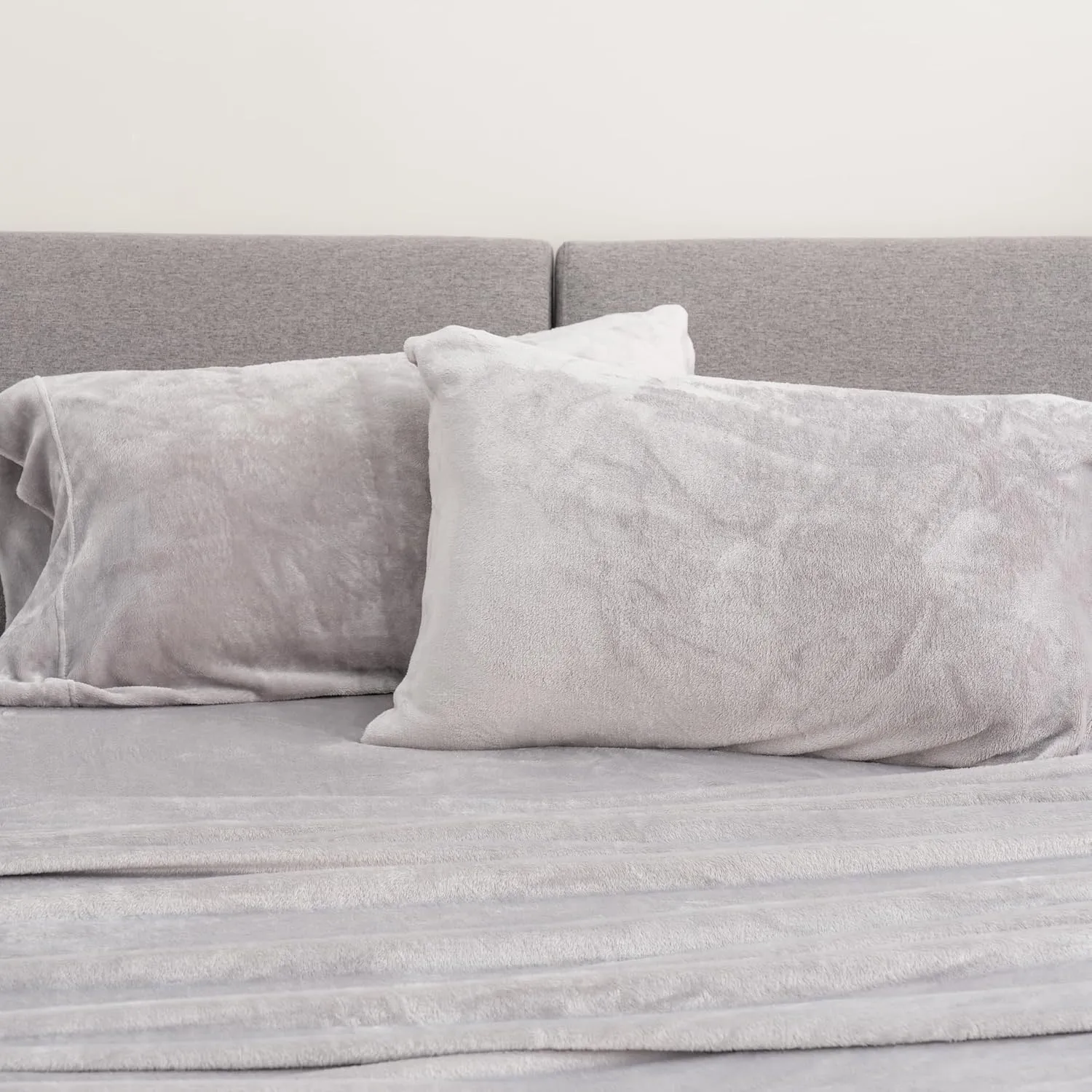 Berkshire Blanket Classic VelvetLoft® Warm Sheet Set, Queen Size Sheet Set, 4 Piece Velvety Soft Heavyweight Flannel Bedding with Deep Pockcets (Queen)