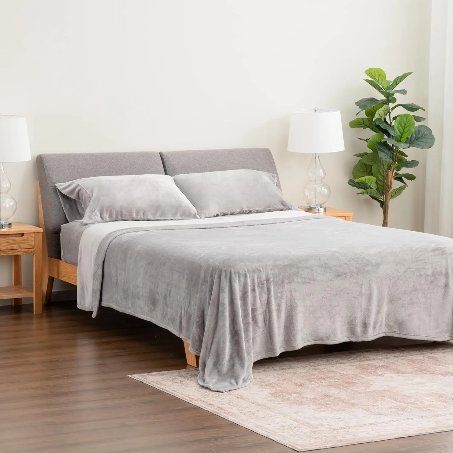 Berkshire Blanket Classic VelvetLoft® Warm Sheet Set, Queen Size Sheet Set, 4 Piece Velvety Soft Heavyweight Flannel Bedding with Deep Pockcets (Queen)