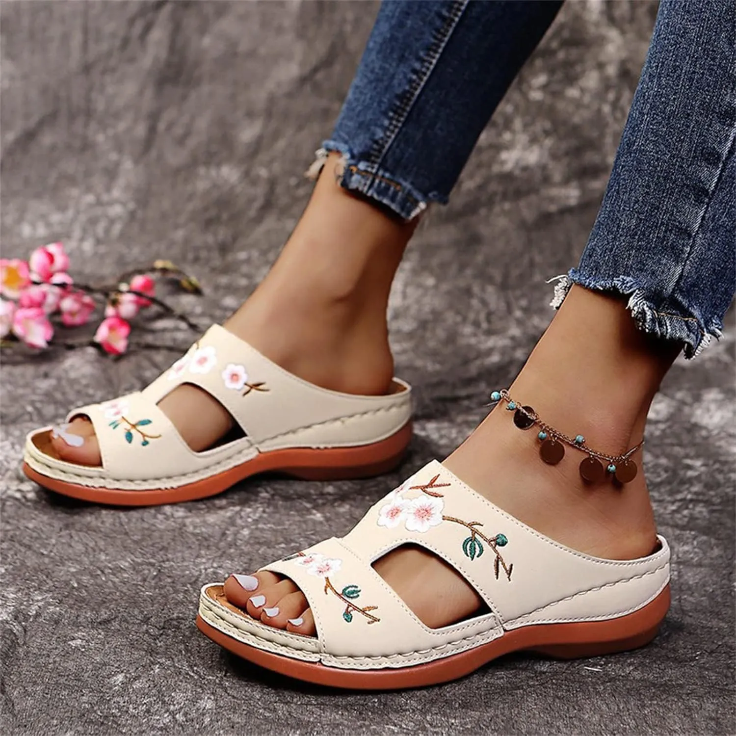 DOIX Women's Garden Clogs Sandals with Flowers Embroidered Casual Flats Slippers Slip on Mules Loafer Shoes Summer Indoor Outdoor Anti-Slip Arch Support Walking Shoes,Beige,US5/EU36