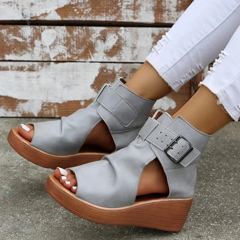 Durable orthopedic summer footwear