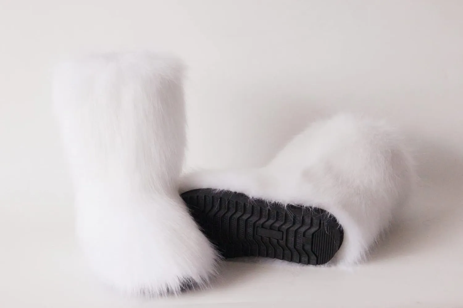 Gegefur Women's Faux fur Boot Furry Fluffy Short Snow Boot Mid-Calf Boots Warm Comfortable Outdoor Flat Shoes