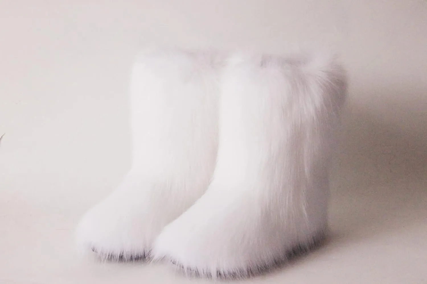 Gegefur Women's Faux fur Boot Furry Fluffy Short Snow Boot Mid-Calf Boots Warm Comfortable Outdoor Flat Shoes