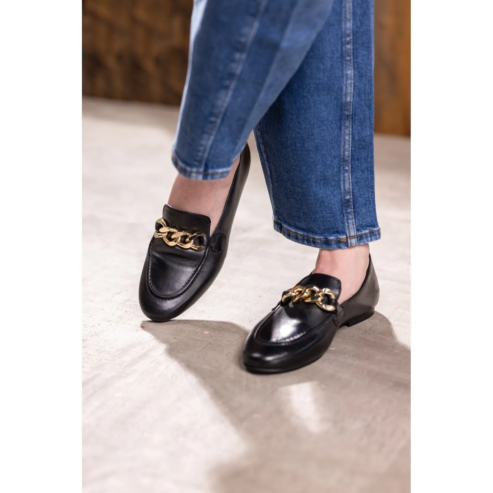 Hush Puppies Women's Harper Chain Loafer in Black