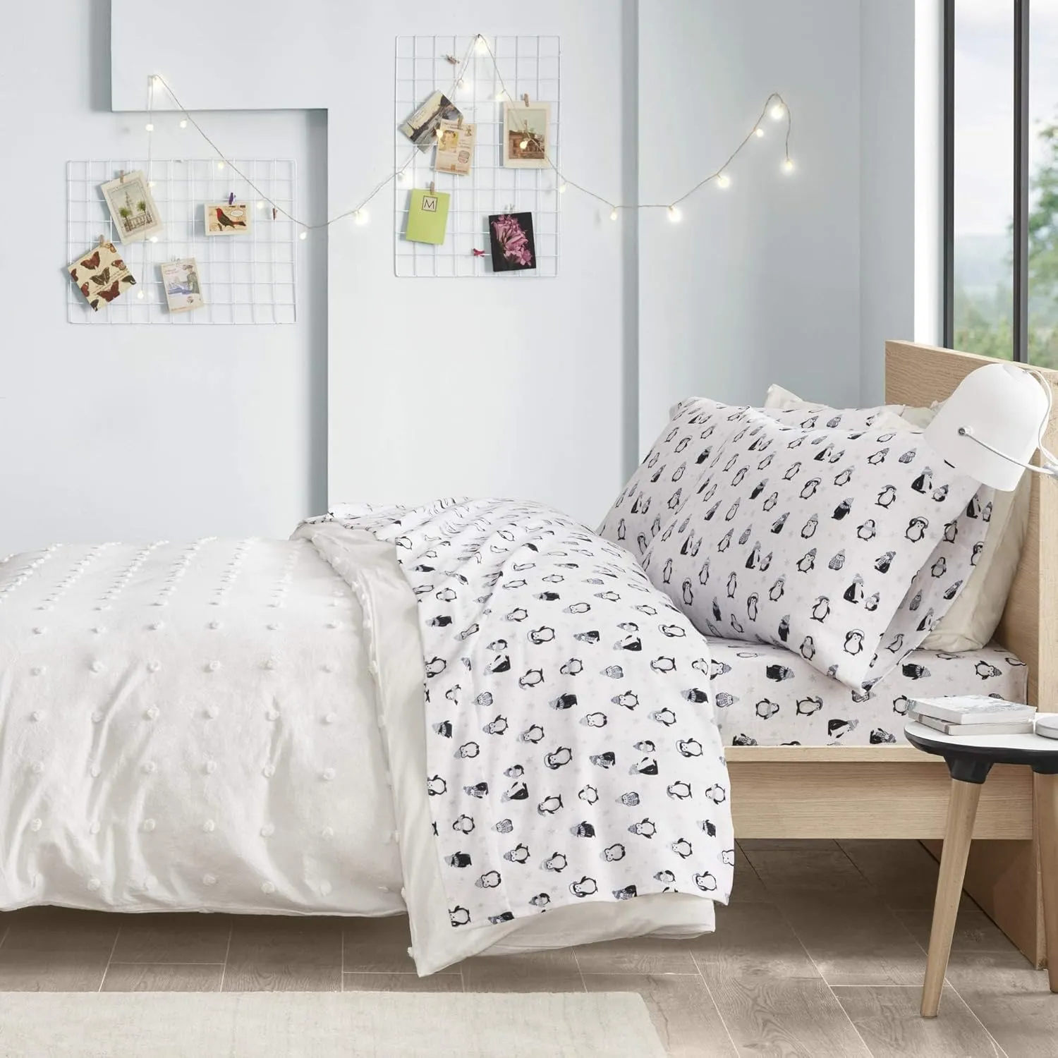 Intelligent Design Cozy Soft 100% Cotton Flannel Print Animals Stars Cute Warm, Ultra Soft Cold Weather Sheet Set Bedding, Twin XL, Blue Penguins 3 Piece