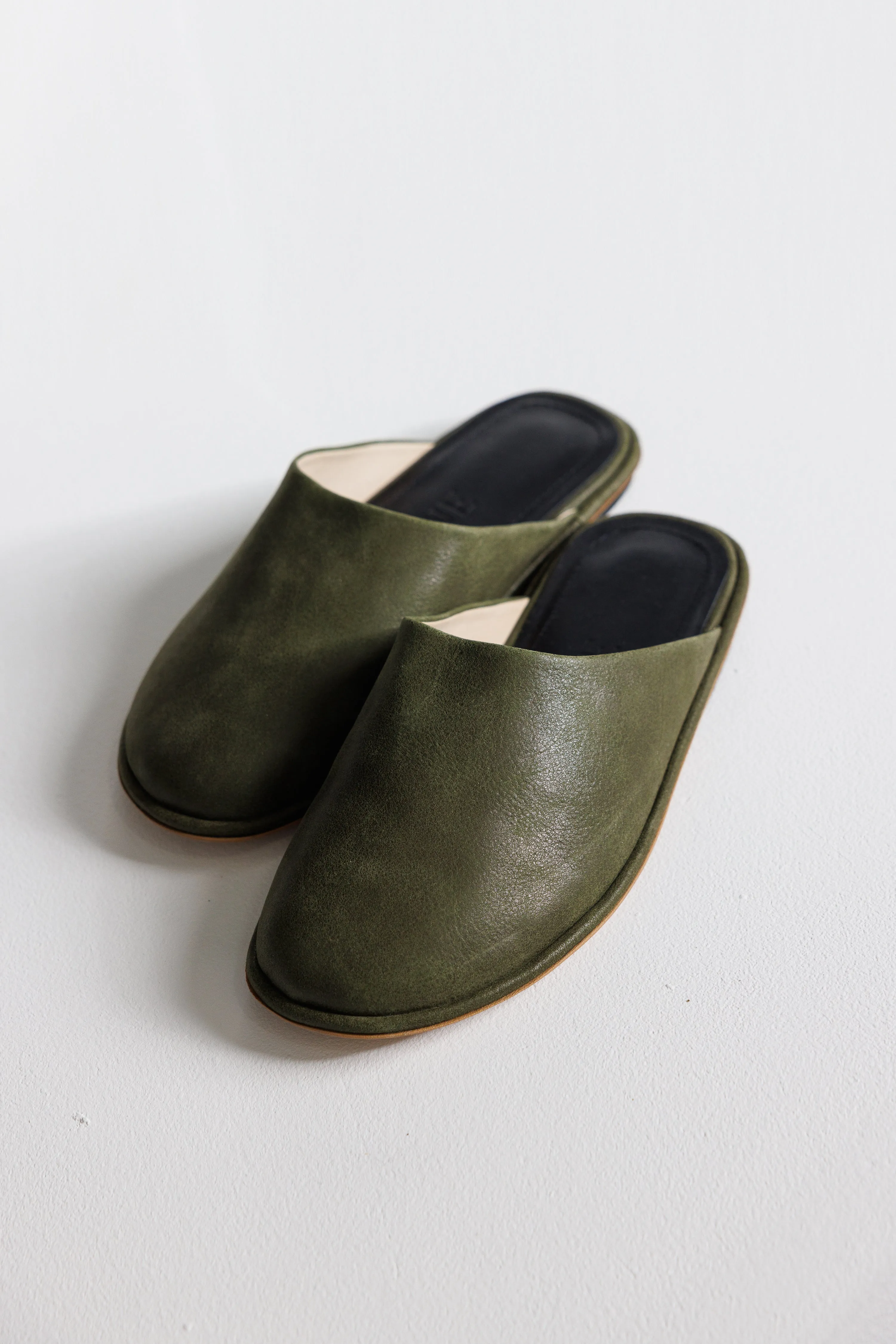 LEATHER SLIPPERS