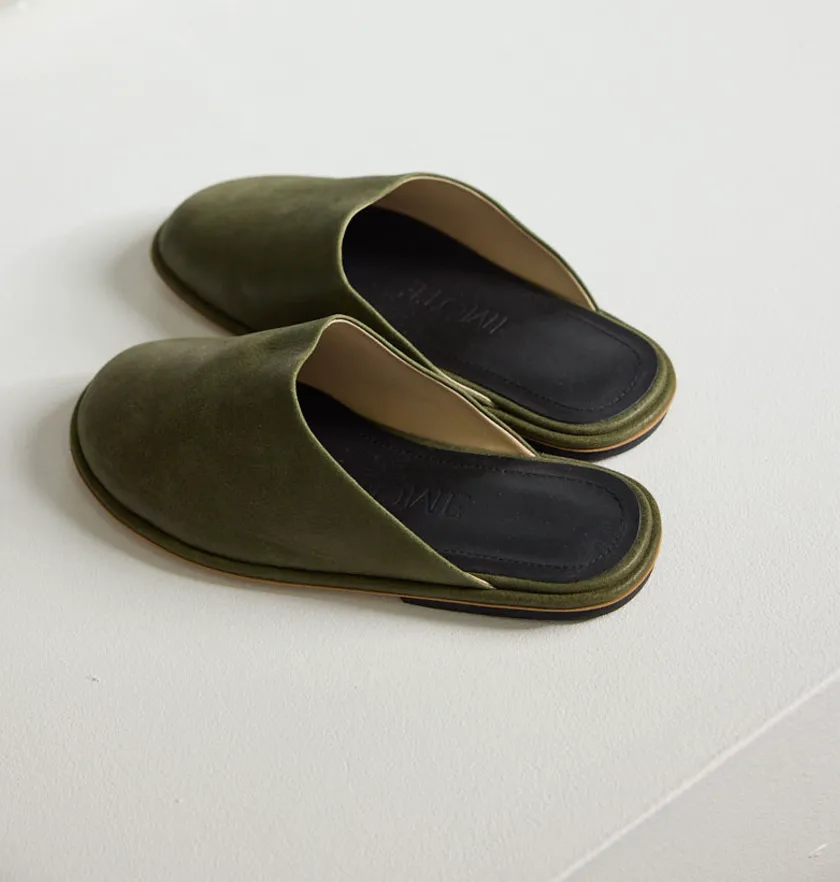 LEATHER SLIPPERS