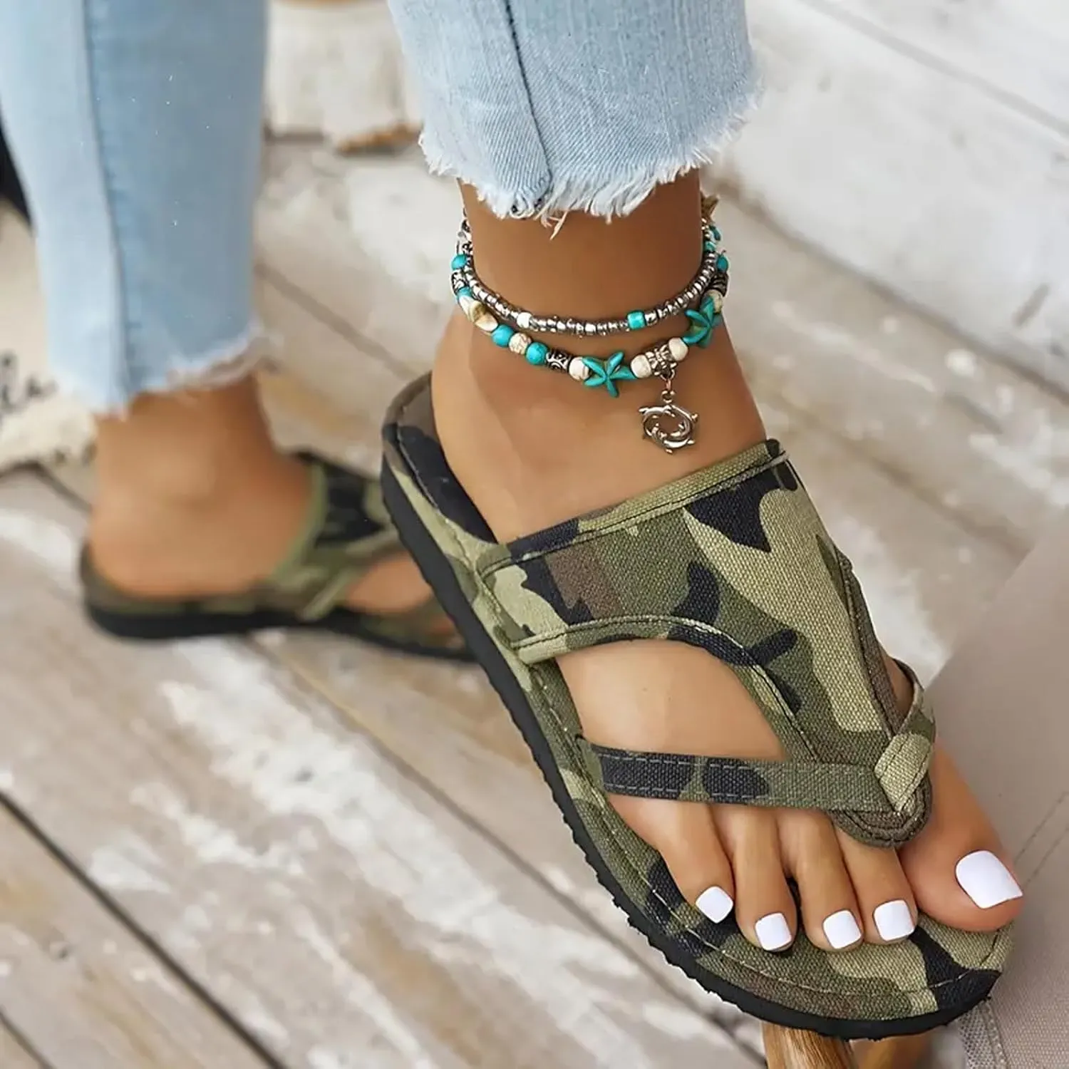 Military Green Camouflage Women's Flat Sandals, Woven Women's Flat Sandals, Summer Beach Walking Thong Cushion Sandals Slip Strappy Flat Open Toe Slide Ring Fabric Flip Flops