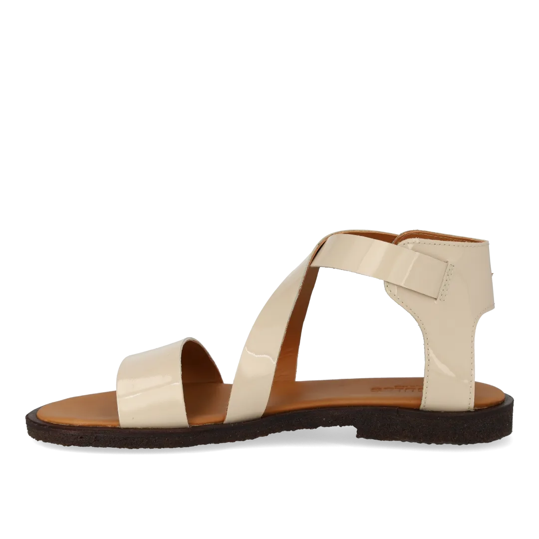 Sandal with buckle