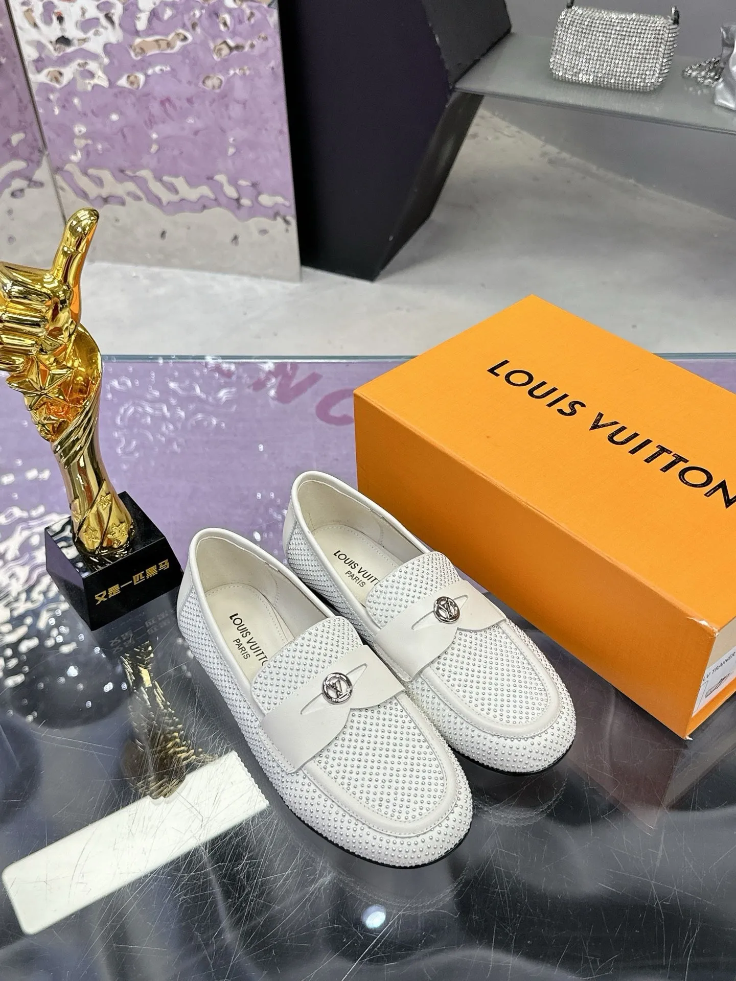 SE1617 LV Soho Flat Loafer / Size5-11