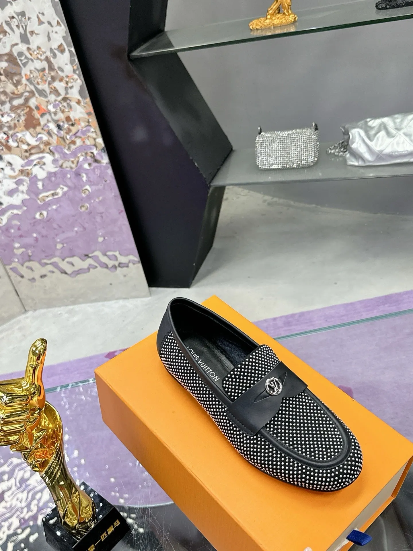 SE1617 LV Soho Flat Loafer / Size5-11