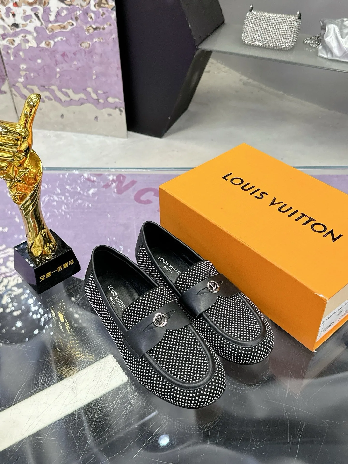 SE1617 LV Soho Flat Loafer / Size5-11