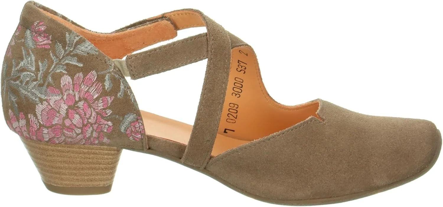 Think! Women's Flat Sneaker