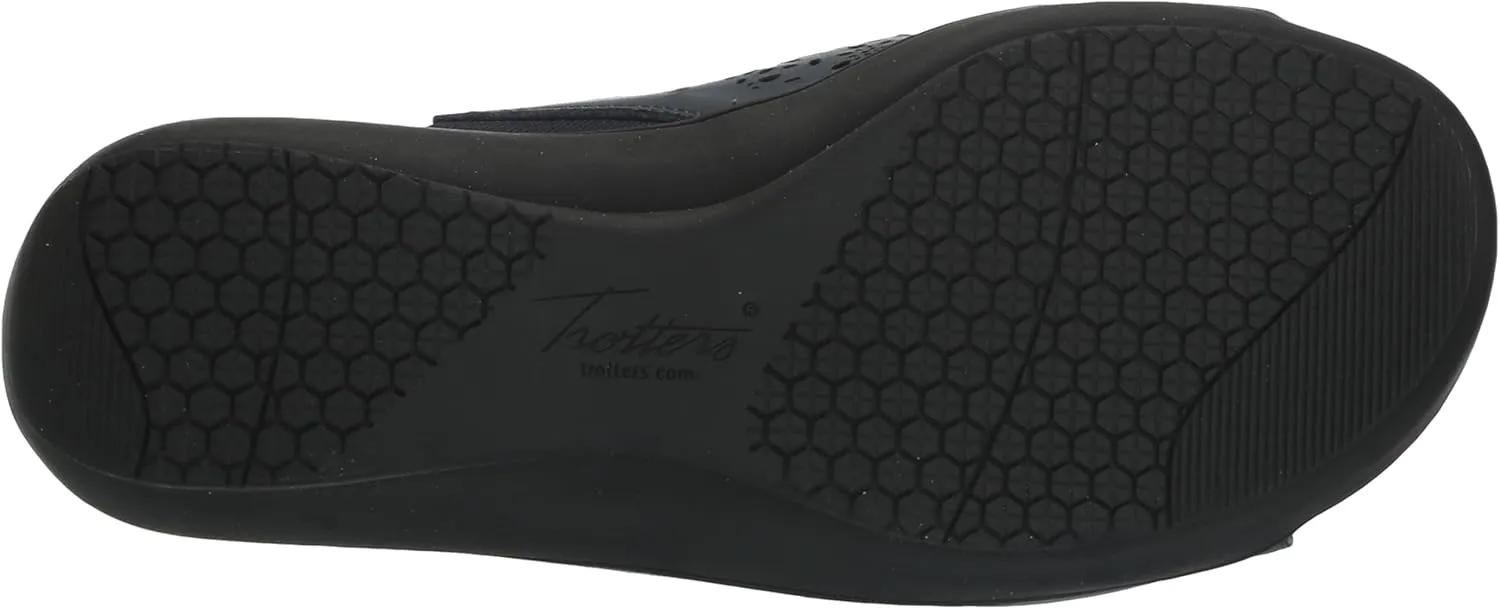 Trotters Women's Universal Loafer