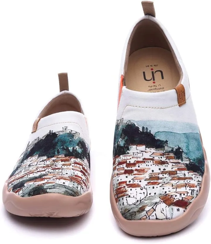 UIN Women's Artistic Slip-On Shoes Vibrant Floral Casual Loafers Lightweight Comfortable Travel Footwear