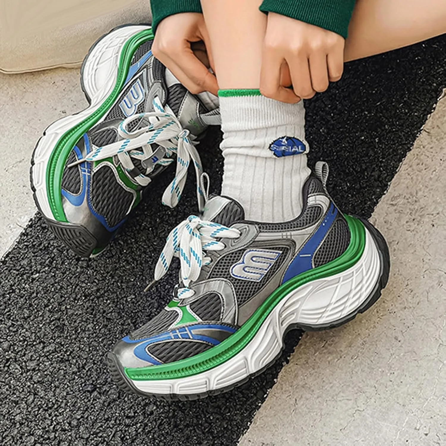 Women's Fashion Sneakers White Thick Bottom Trainers Casual Breathable Comfortable Lace Up Platform Shoes Women's Chunky Heel Oxford Shoes