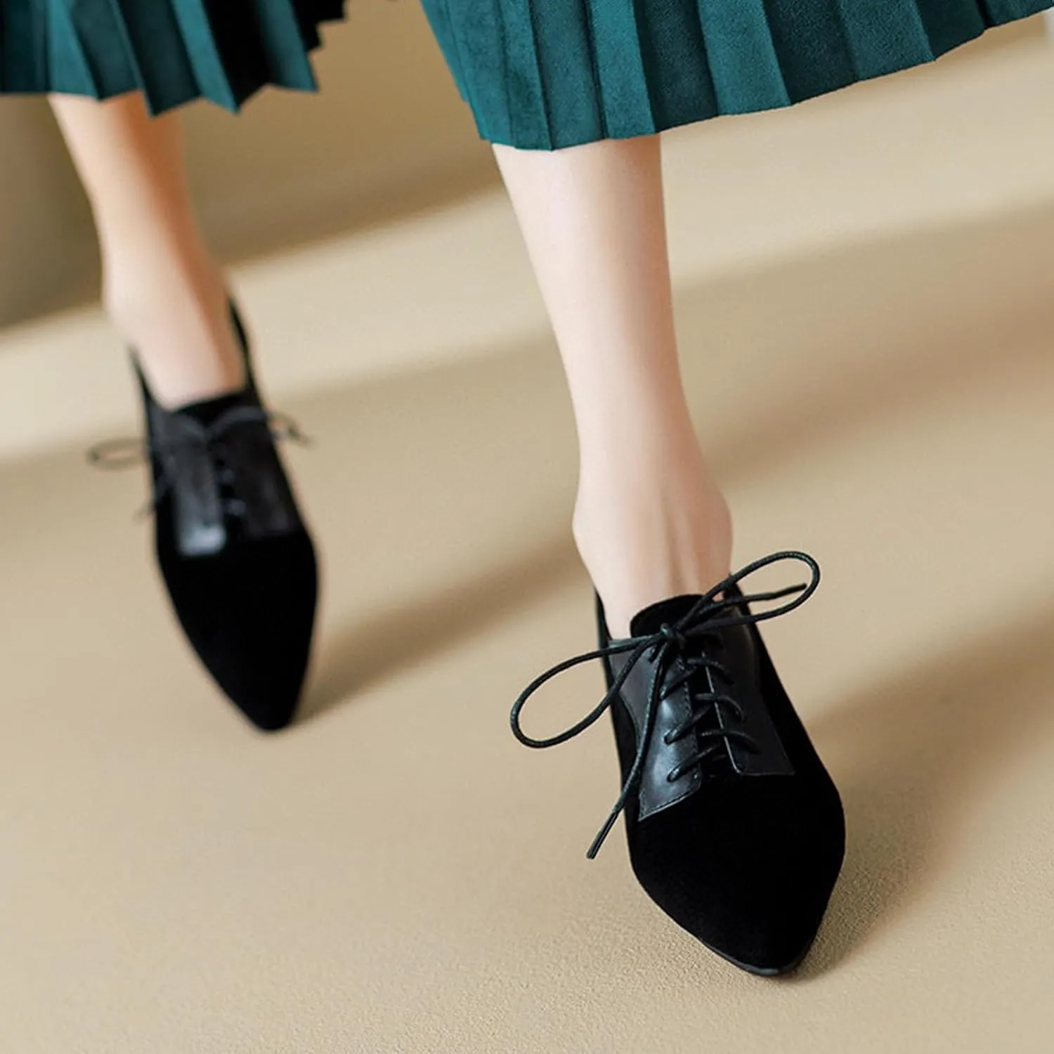 Women's Suede Kitten Heel Vintage Oxford Shoes Elegant Pointed Toe Non-Slip Lace-up Business Evening Lace-up Formal High Heels